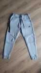 Pantaloni Nike Tech