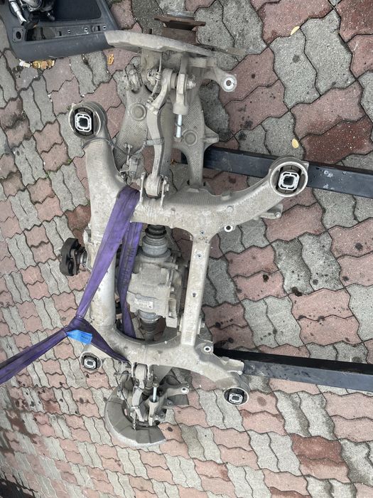 Punte spate grup spate bmw f01 750i raport 3:46