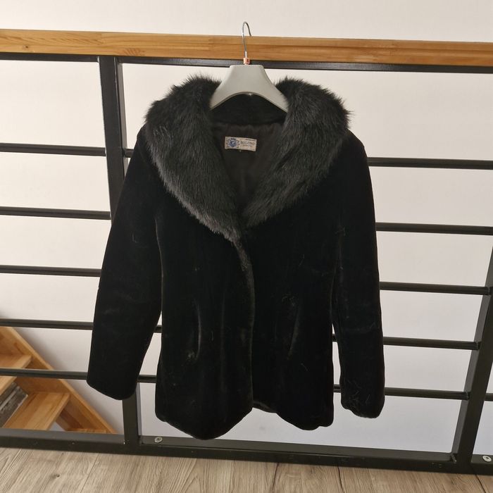 Haina blana artificiala