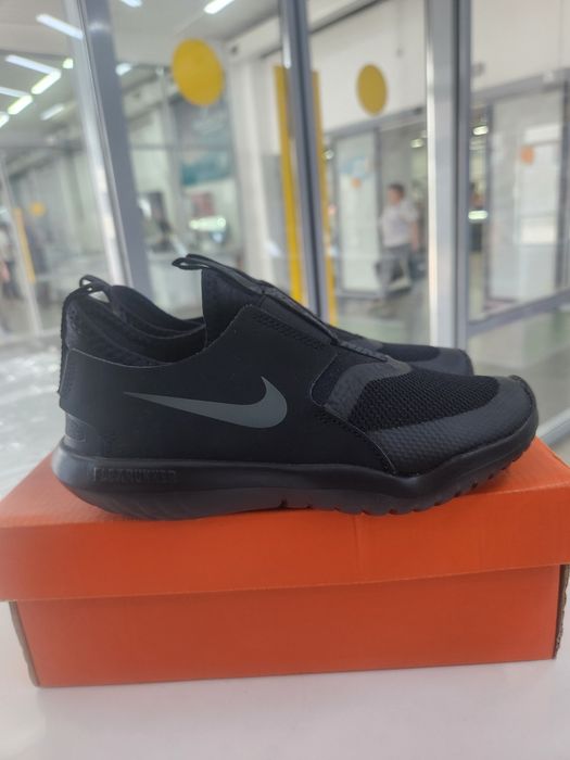 Продам новые кроссовки найк