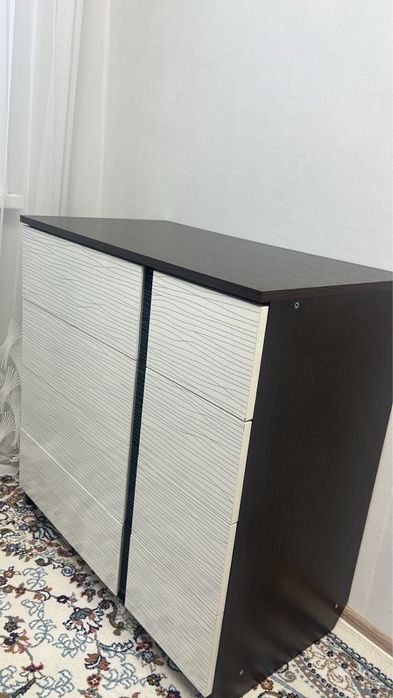 Продам тумбочку