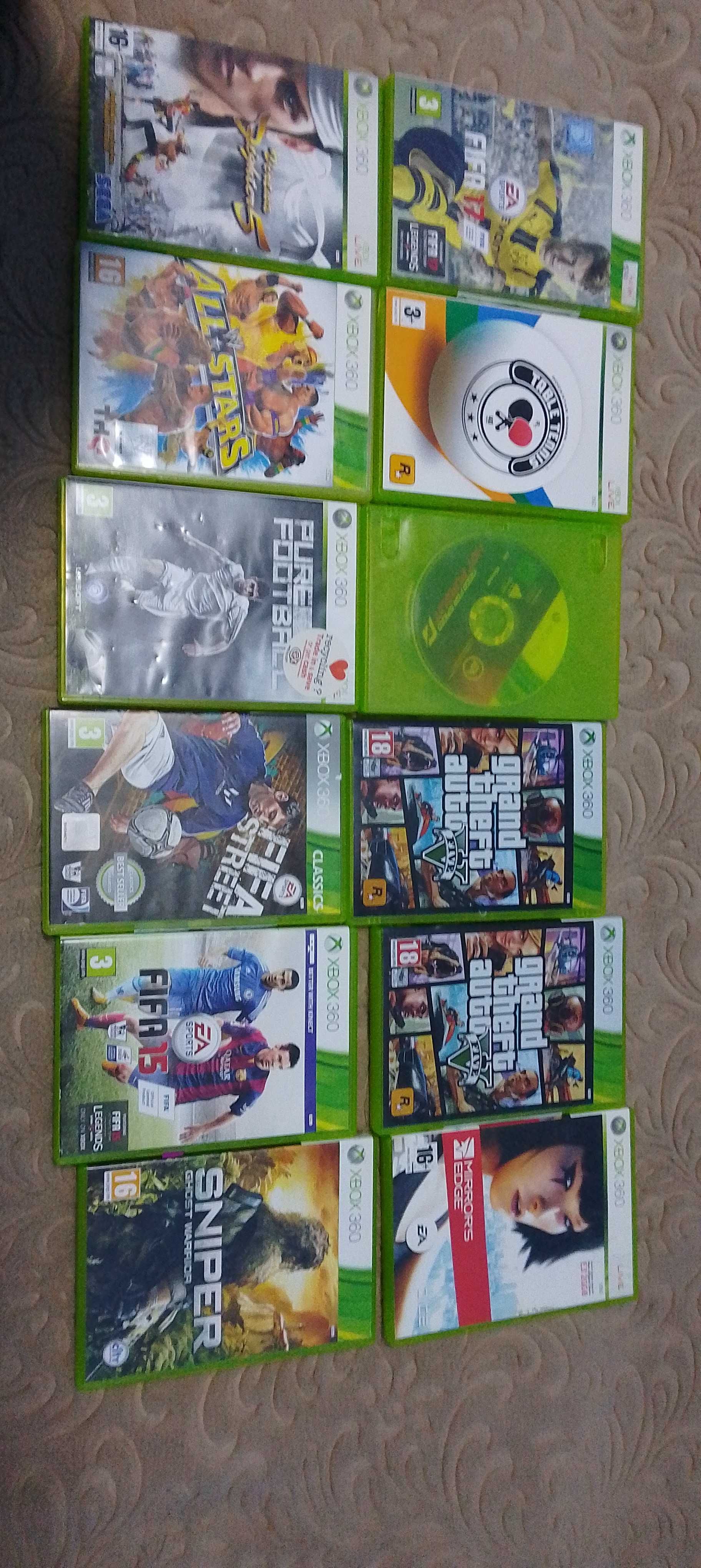 Vând doua xboxuri 360