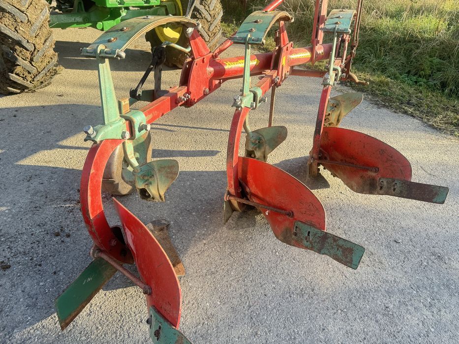 Plug simplu marca kverneland. ,reversibil  Niemeyer