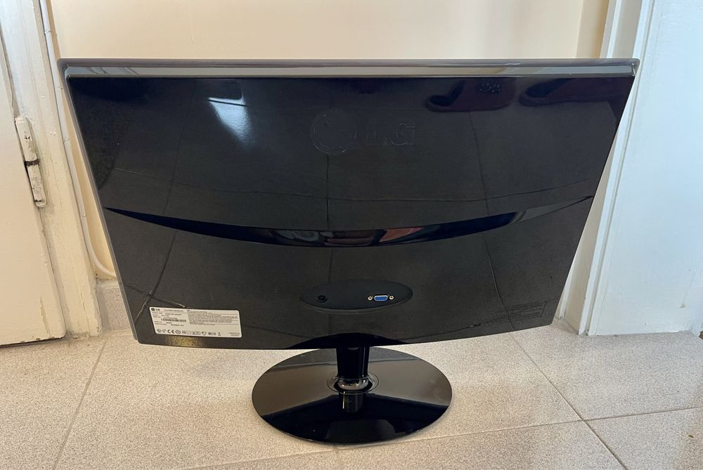 LED Монитор LG E2240S 22”