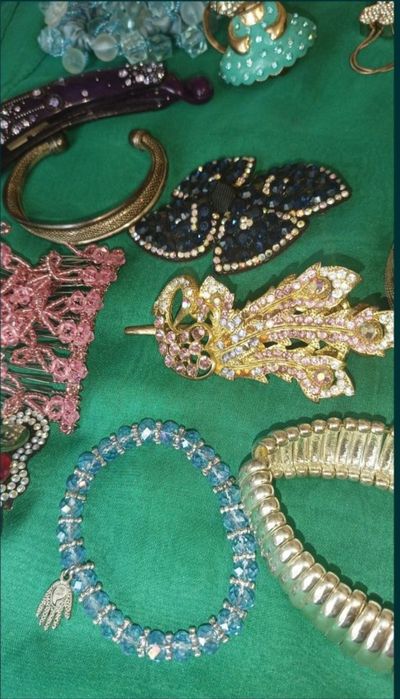 Бижутерия заколки браслеты цепочки