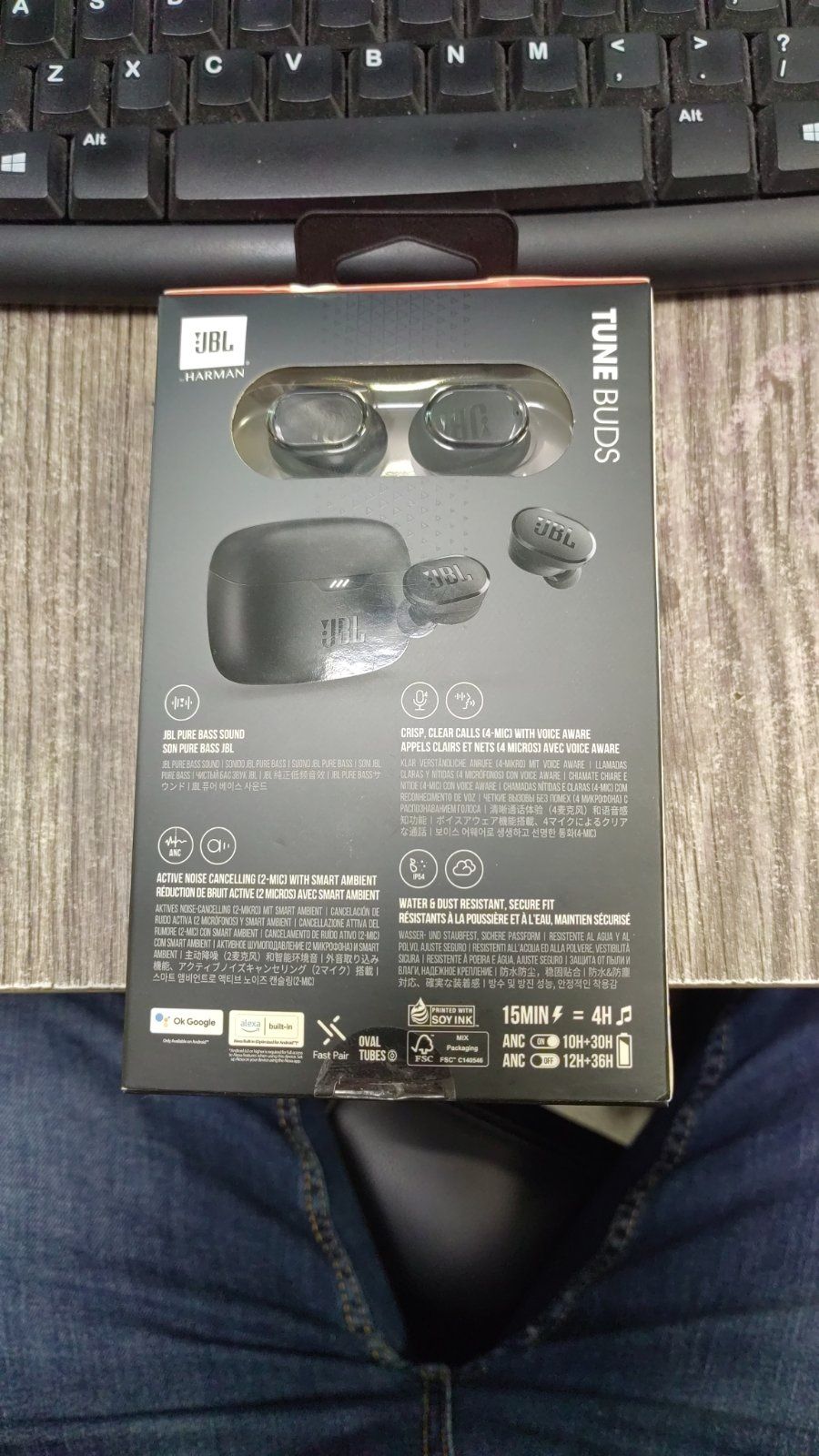Bluetooth слушалки JBL Tune Buds
