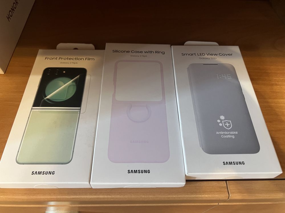 Чехлы на Samsung Galaxy Flip 5/ Galaxy S22+