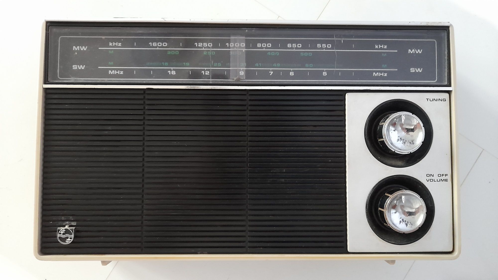 radio Philips Prince Delux 4 Transmains DEFECT