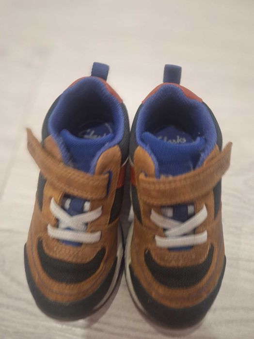 Детски обувки номер25 и половина