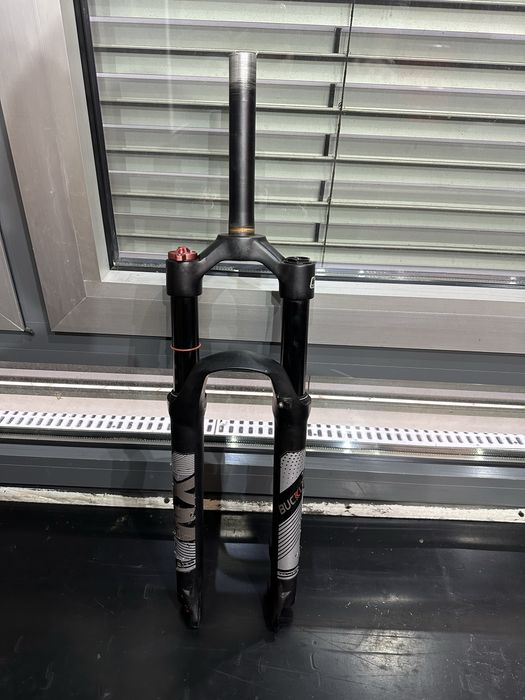 Furca Bucklos pe aer 27.5 120mm