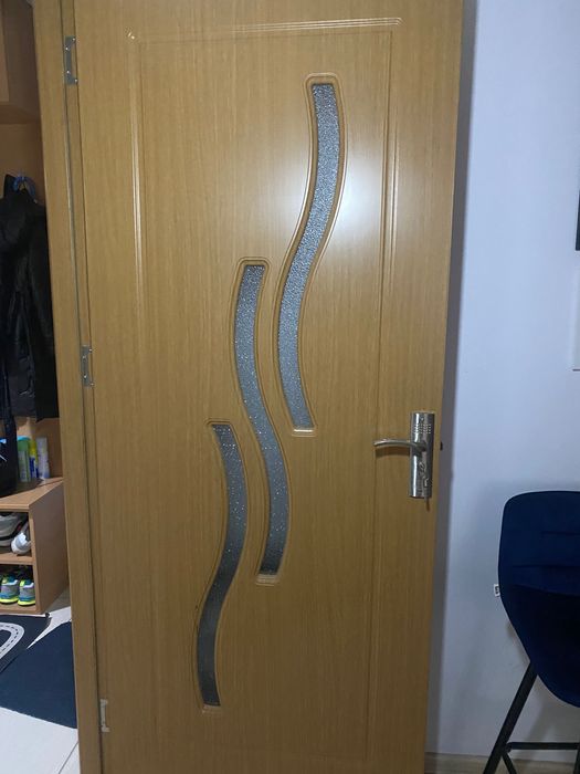 Usi de interior apartament