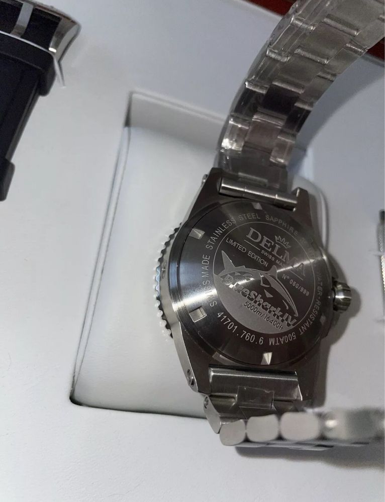 Delma Santiago Blue Shark lV 5000m/16’400ft Diver Swiss Automatic