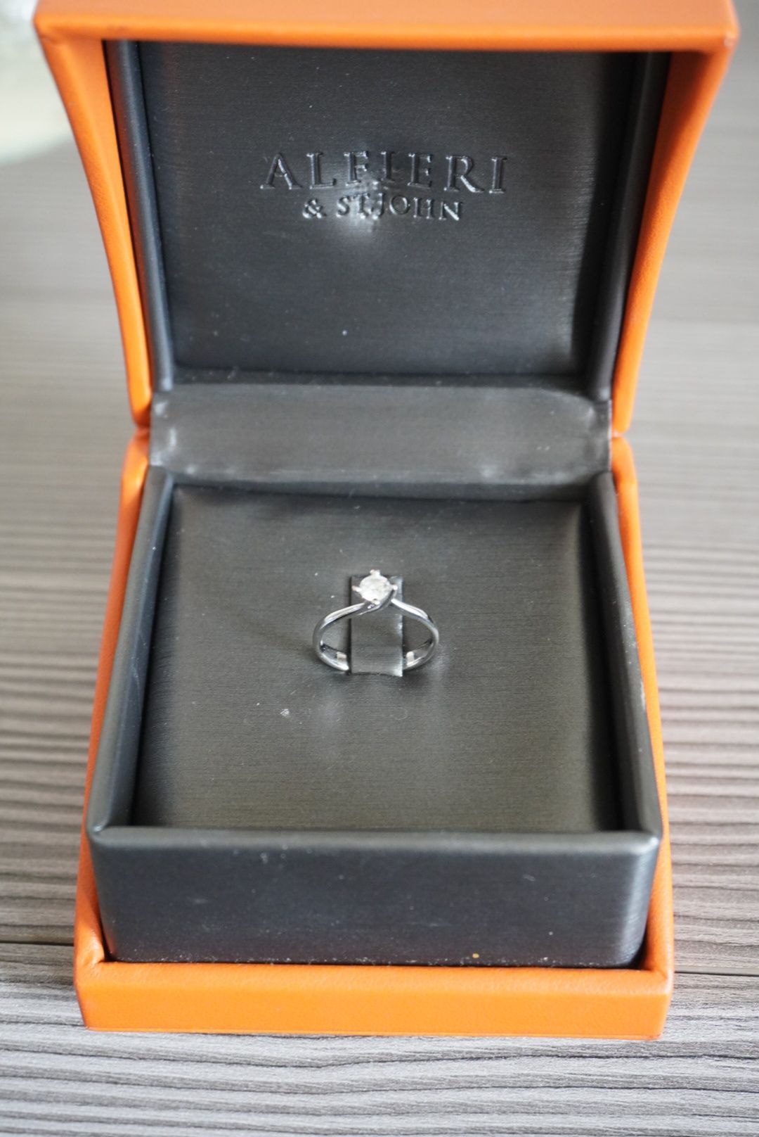 Inel logodna 4 griffes VALENTINO de la Alfieri & St. John plat/diamant