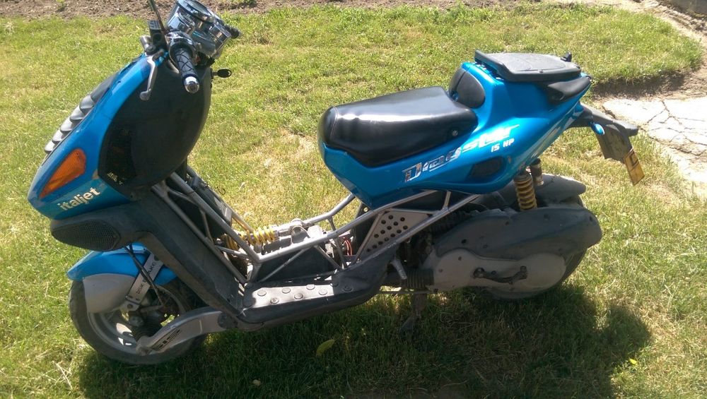 Scuter italjet dragster 125cc și derbi atlantis 50cc