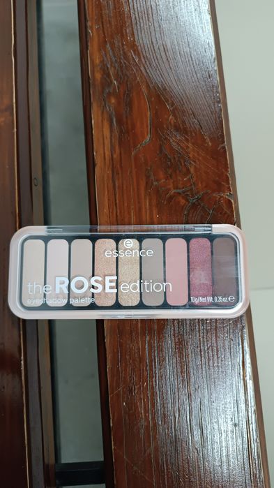 Тень для век фирма catrice