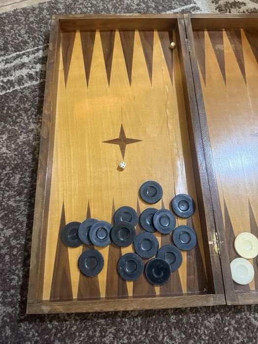 Стара табла за игра