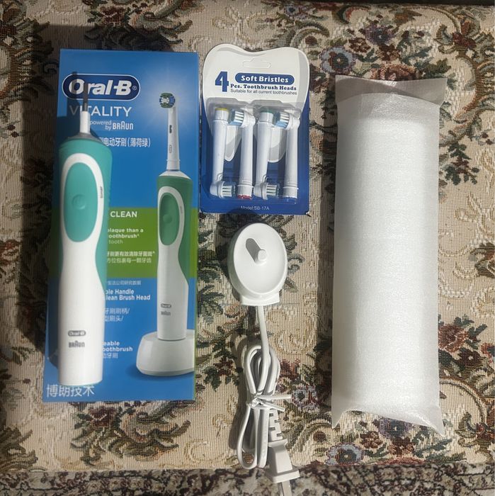 Электрическая щетка Oral-B
