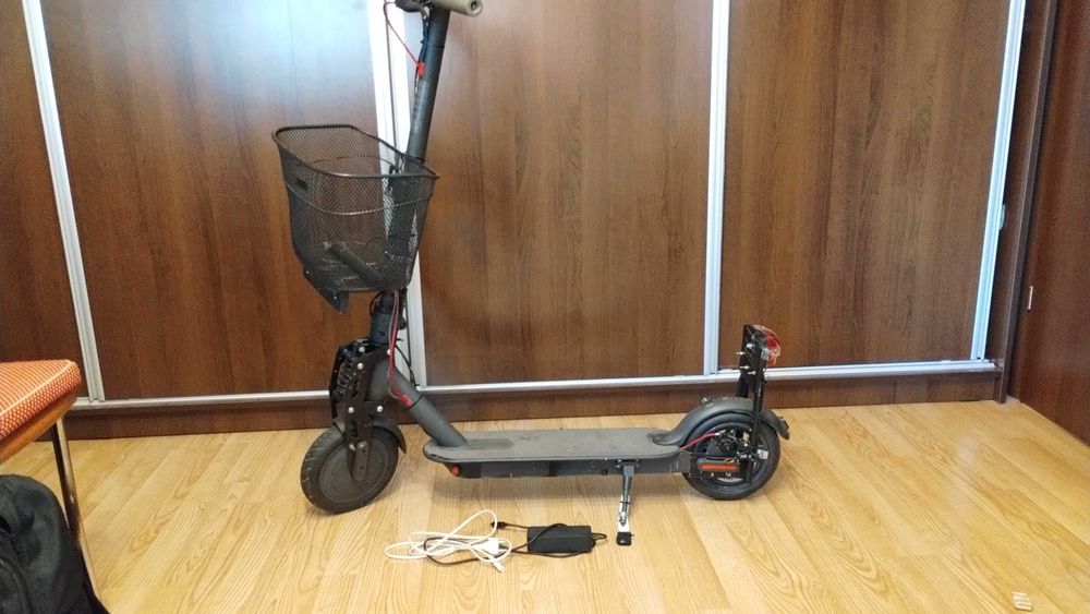 Trotineta el.pliabila XIAOMI Mi M365 25 km/ora 8 1/2" amortizor fata