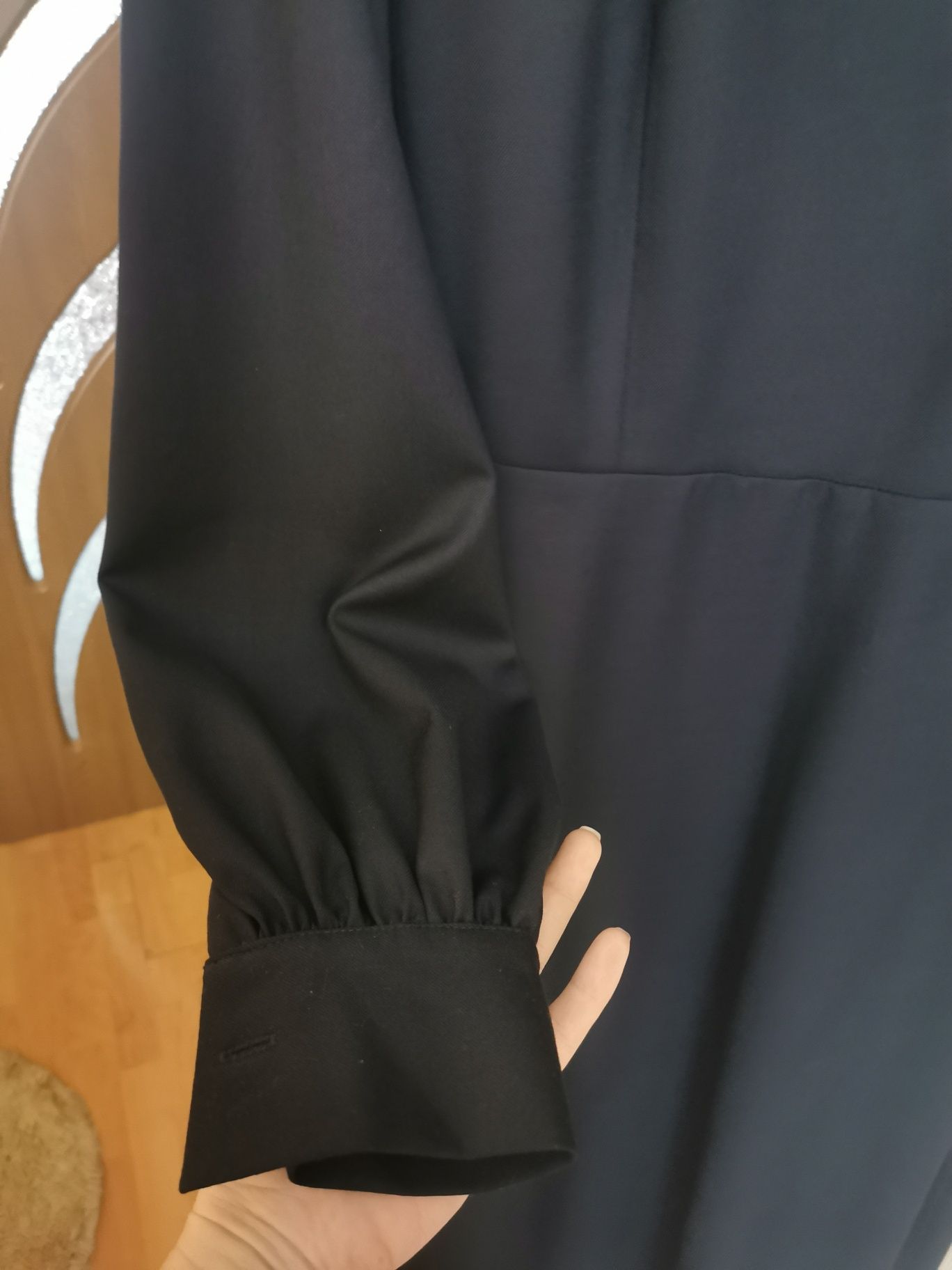 Rochie fabricata in România cu guler inalt