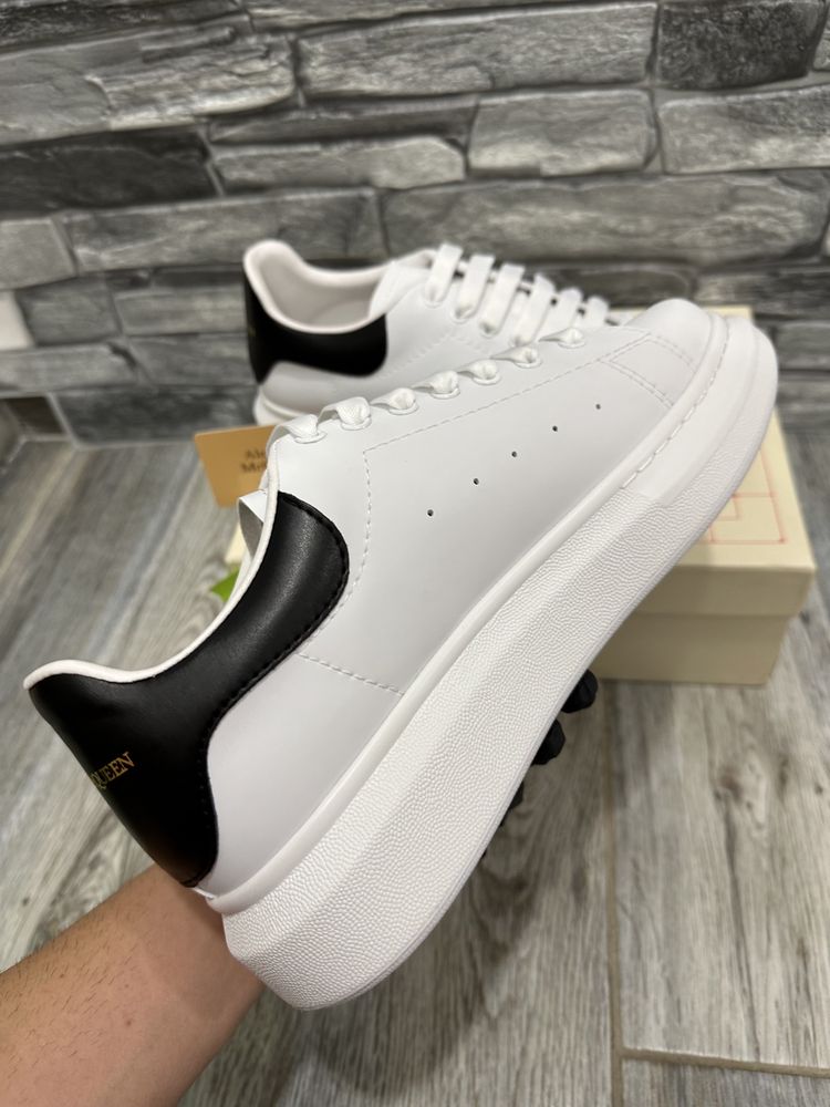 40 Alexander McQueen White