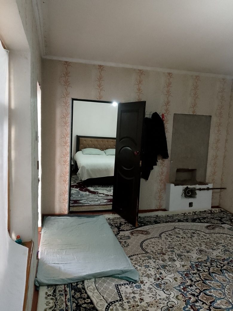 54000$ ga Toshkent viloyatidan uy bog'lari bilan birga sotiladi