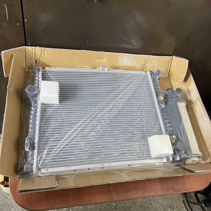 Новый радиатор BEHR bmw e34 бмв е34