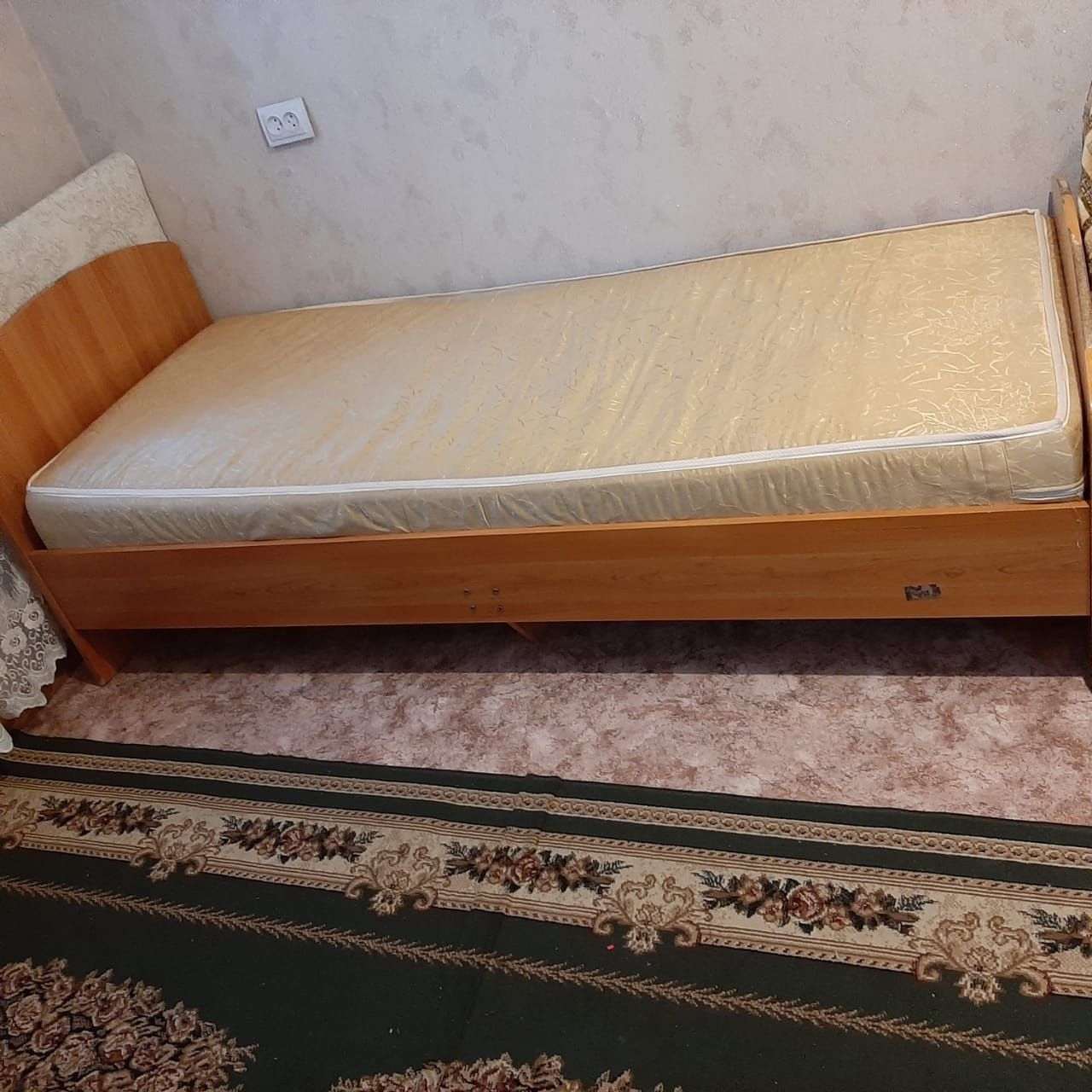 Продам кровать односпалку