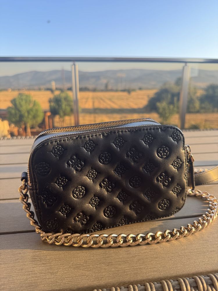 чанта Guess чисто нова