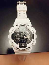 Часовник CASIO G-SHOCK GA-110 Бял + Подарък - смарт гривна!