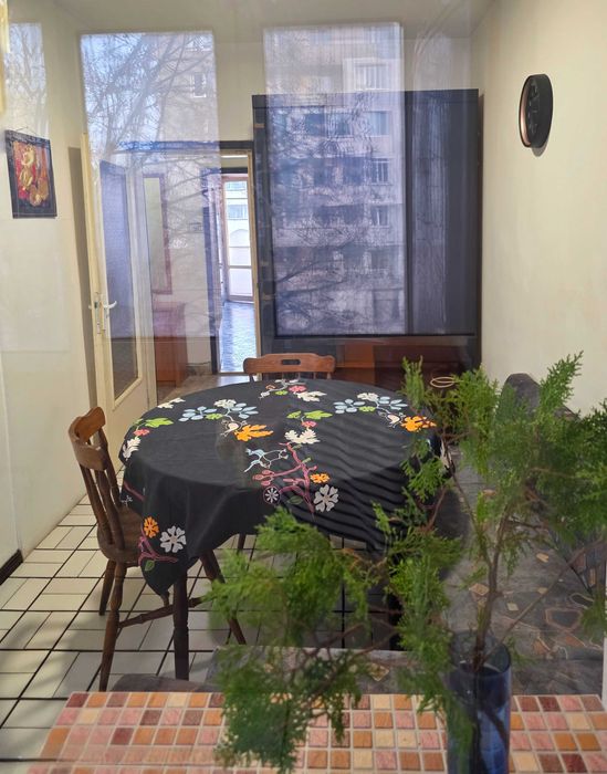 Собственик отдава четиристаен апартамент под наем