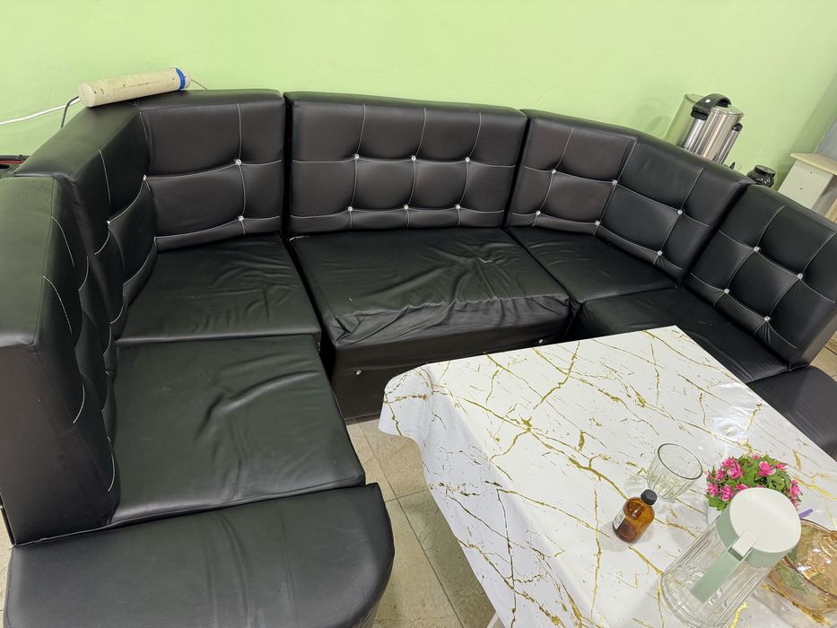 Офисный диван П образный