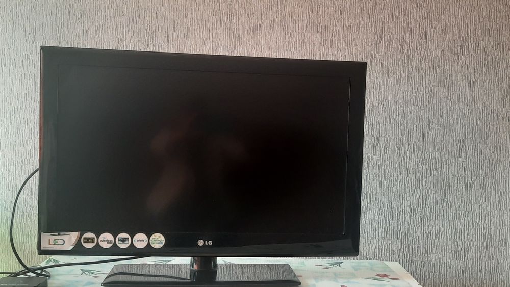 Телевизор LG ЖК диагональ92см