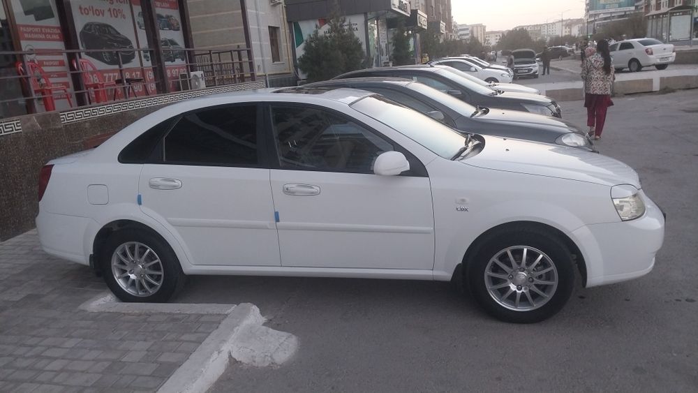 Ласетти афтомат 1.8 сотилади