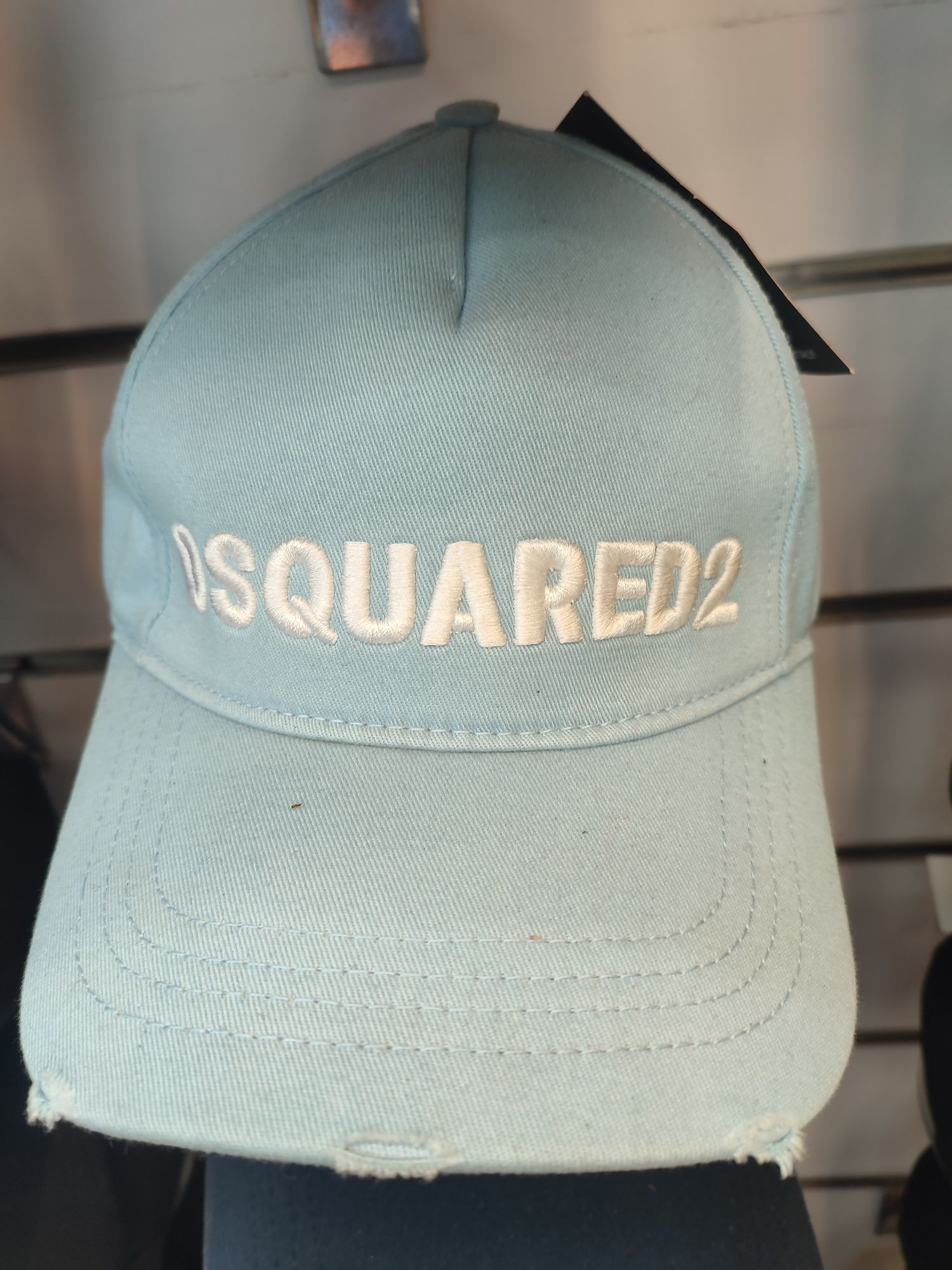 Продавам спортни шапки DSQUARED2, Prada и Gucci