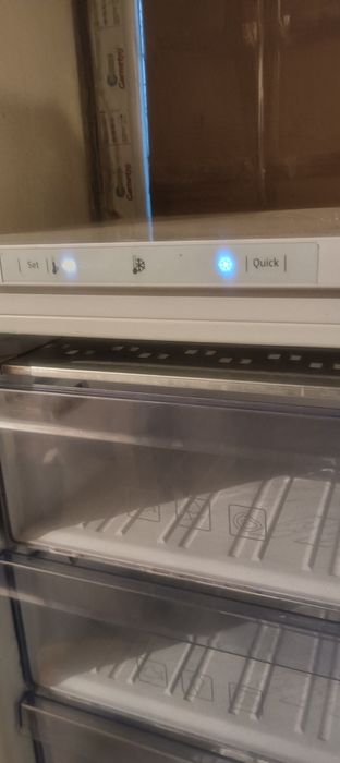 Congelator BEKO cu 6 sertare