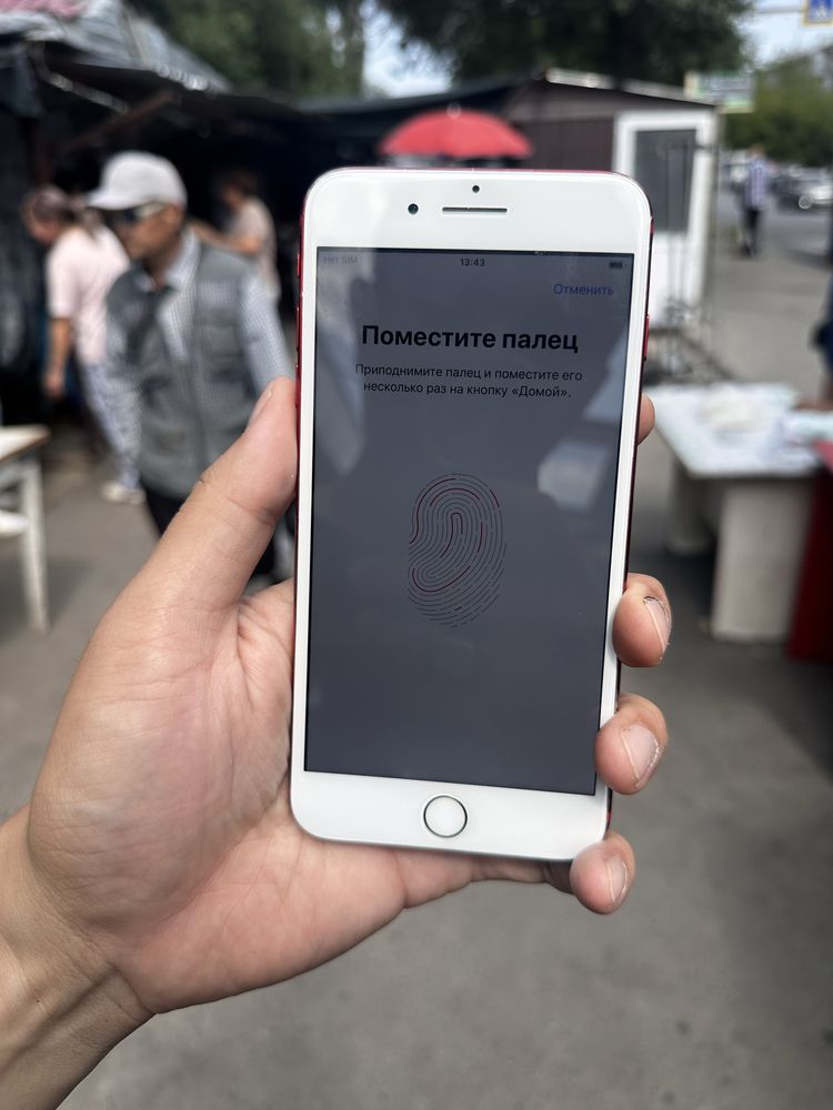 Iphone 7+ 128гб RED