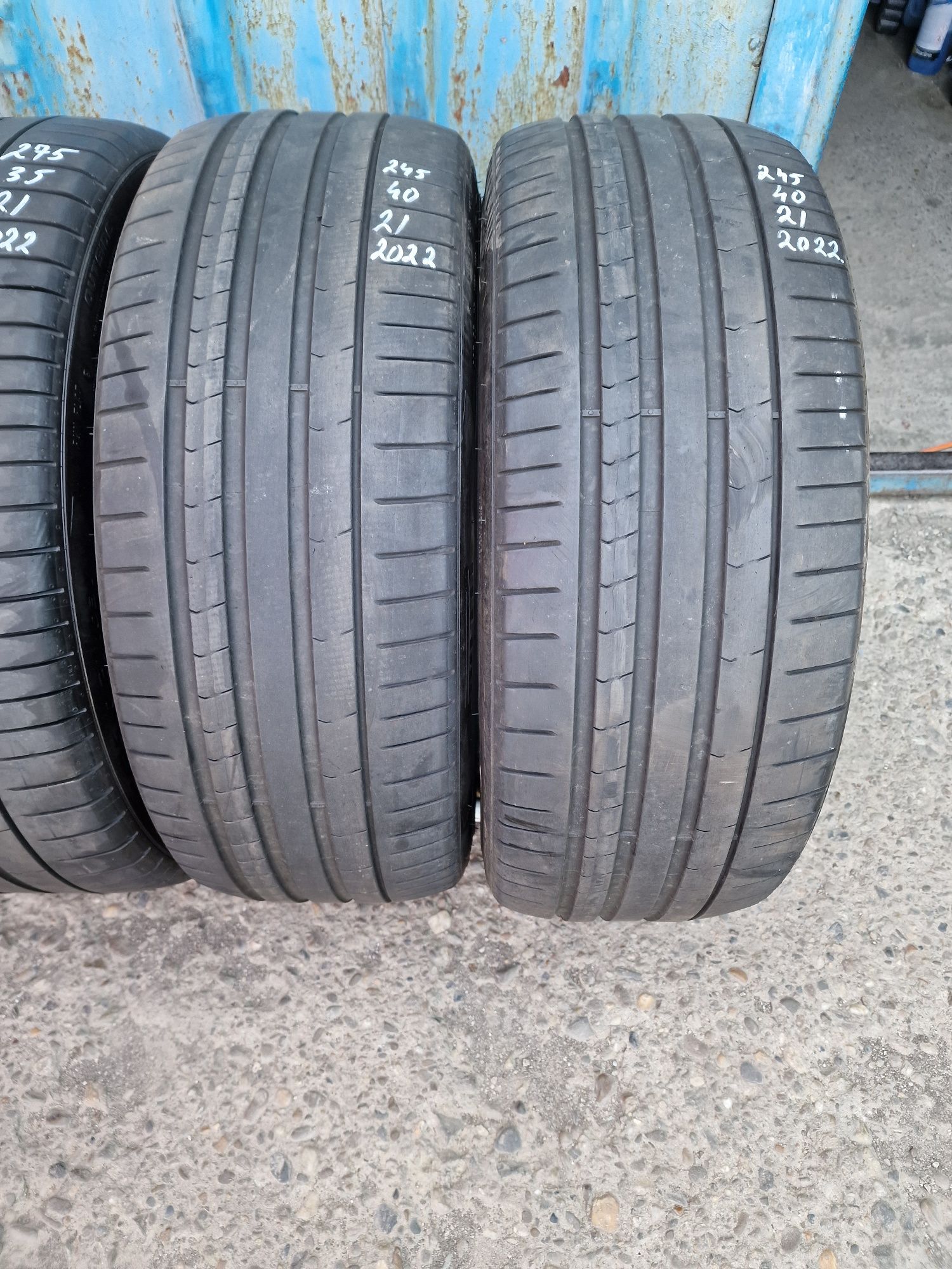 Anvelope Vară 245.40.21+275.35.21 Pirelli Runflet An 2021