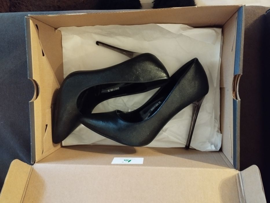 Официални обувки на ток