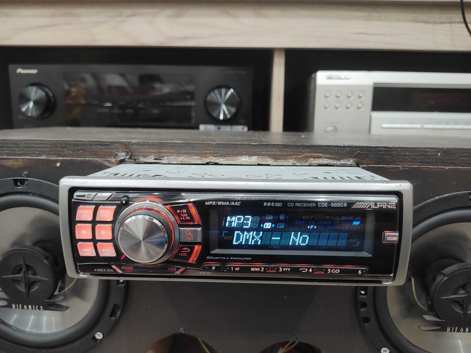 Висок клас ALPINE CDE-9880R USB / CD / MP3