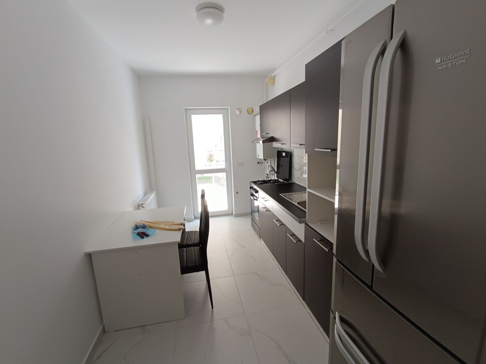Apartament 2 camere, mobila, utilat, cu parcare, prima inchiriere