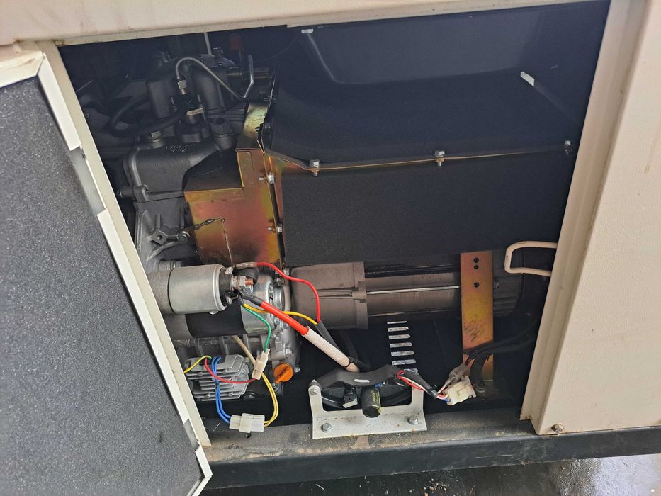 Generatoare noi (grupuri electrogene) 11KVA/60KVA