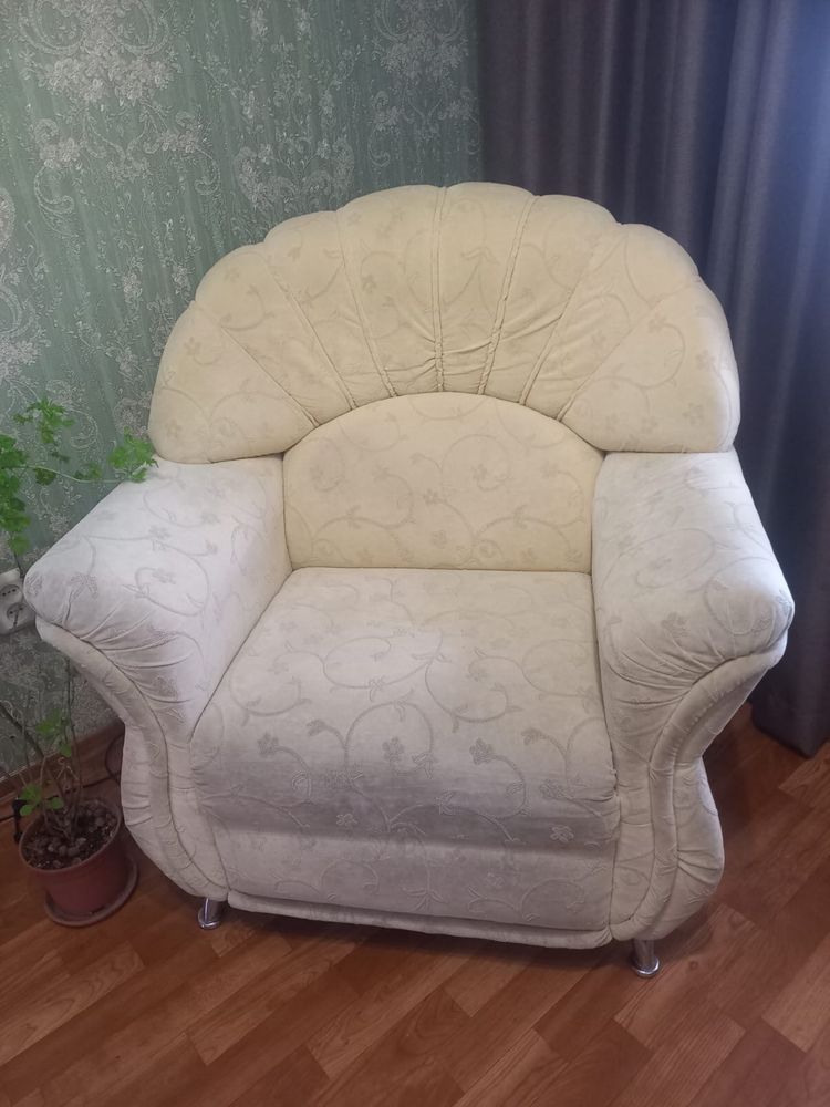 Продам мини диван и кресло