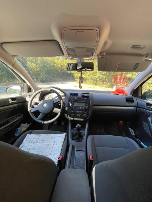 Vând pentru dezmembrat Golf V 1.4 FSI