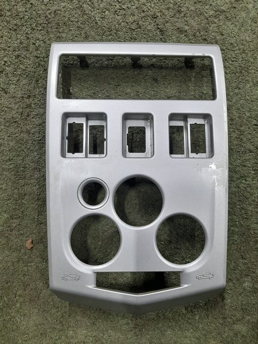 Rama grila plastic  logan 1