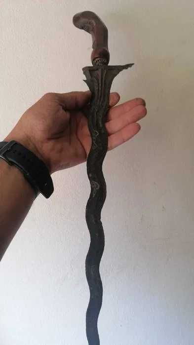 Lot vintage de 8 cutite si pumnale diferite