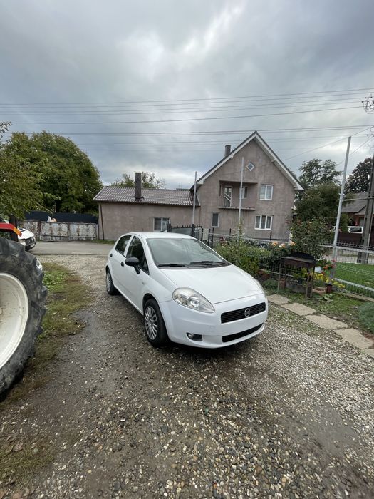 Vand fiat punto 1.3 Diesel JTD 2008 impecabil