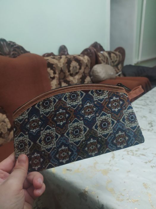 sumka sotiladi 100 ming