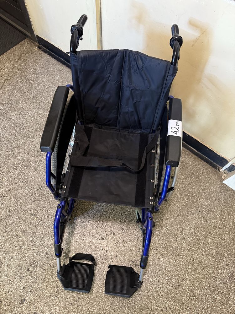 Scaun rulant carut medical batrani handicap dizabilitati (ca nou)
