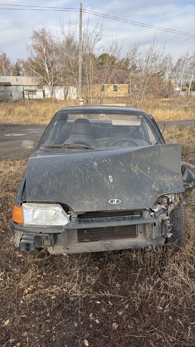 Продаю ваз 2115 в аварийном состоянии