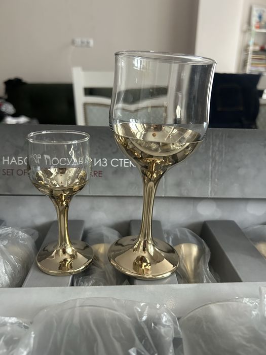Набор фужеров и рюмок